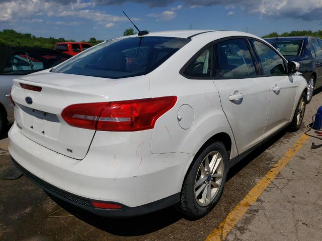 1FADP3F26FL242733 - 2015 FORD FOCUS SE WHITE photo 4