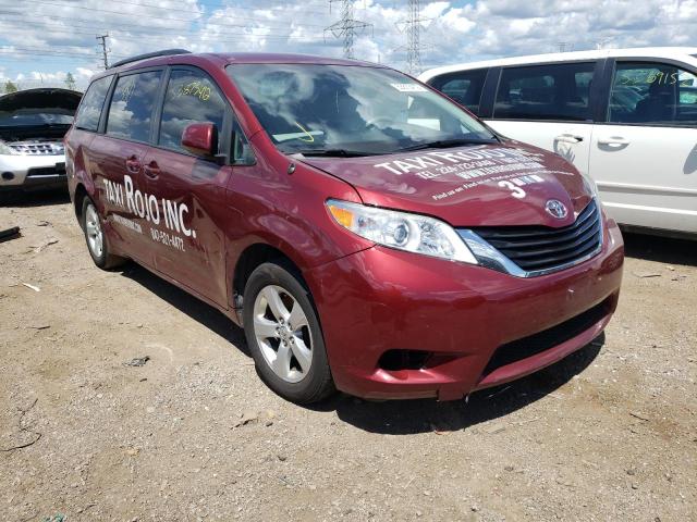 5TDKK3DC3DS320523 - 2013 TOYOTA SIENNA LE RED photo 1