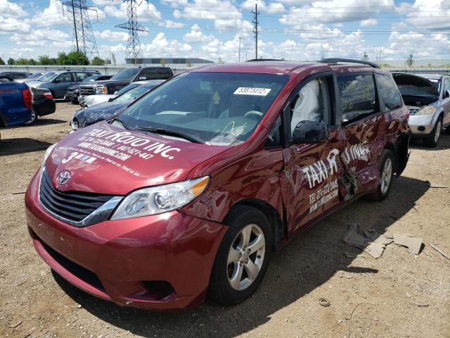 5TDKK3DC3DS320523 - 2013 TOYOTA SIENNA LE RED photo 2