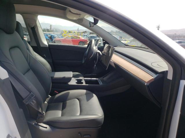 7SAYGDEEXNF380471 - 2022 TESLA MODEL Y أبيض صورة 5