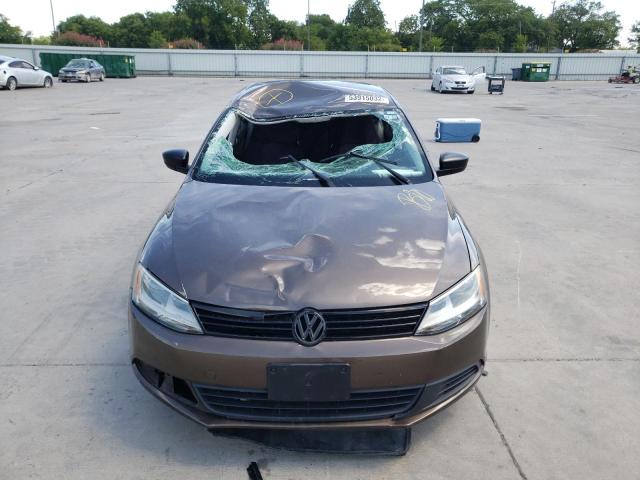 3VW2K7AJ6CM365543 - 2012 VOLKSWAGEN JETTA BASE BROWN photo 9