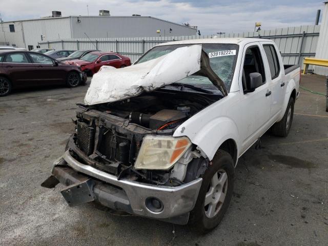 1N6AD07UX6C472504 - 2006 NISSAN FRONTIER C WHITE photo 2