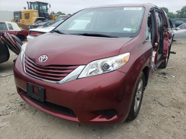 5TDKK3DC1GS760275 - 2016 TOYOTA SIENNA LE RED photo 2