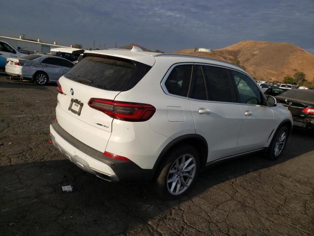 5UXCR6C08L9B94439 - 2020 BMW X5 XDRIVE4 WHITE photo 4