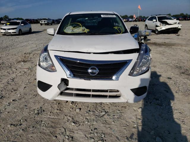 3N1CN7AP6HL881517 - 2017 NISSAN VERSA S WHITE photo 9