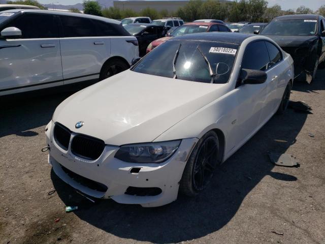 WBAKG1C51BE617976 - 2011 BMW 335 IS TWO TONE photo 2