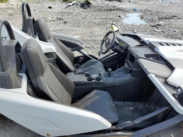 57XAASGD2N8150889 - 2022 POLARIS SLINGSHOT SILVER photo 5