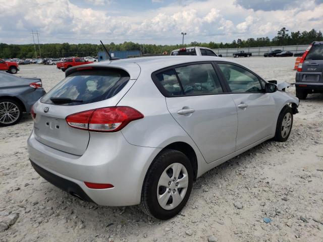 KNAFK5A86J5773059 - 2018 KIA FORTE LX SILVER photo 4