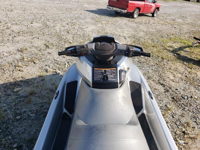 YAMA3920B212 - 2012 YAMAHA JETSKI SILVER photo 5