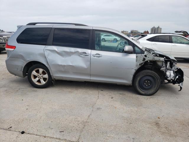 5TDKK3DC0BS125458 - 2011 TOYOTA SIENNA LE SILVER photo 9