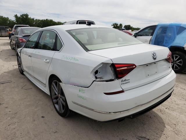 1VWDT7A36HC068675 - 2017 VOLKSWAGEN PASSAT R-L WHITE photo 3