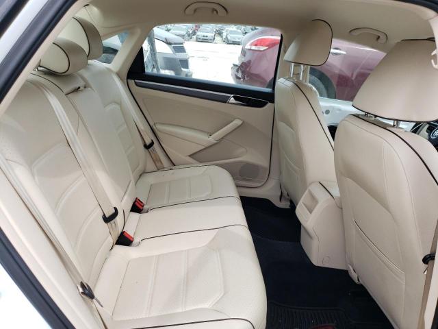 1VWDT7A36HC068675 - 2017 VOLKSWAGEN PASSAT R-L WHITE photo 6