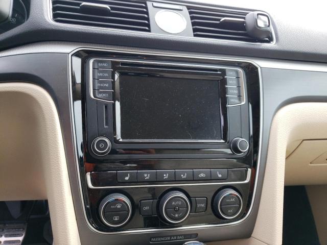 1VWDT7A36HC068675 - 2017 VOLKSWAGEN PASSAT R-L WHITE photo 9