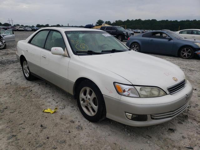 JT8BF28G810301863 - 2001 LEXUS ES 300 WHITE photo 1