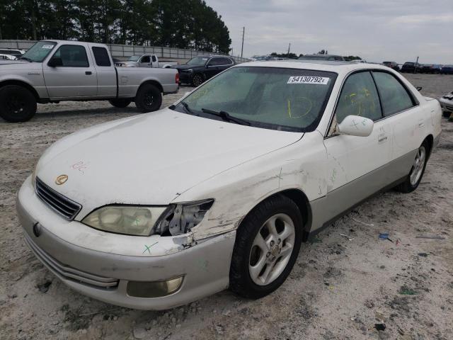 JT8BF28G810301863 - 2001 LEXUS ES 300 WHITE photo 2