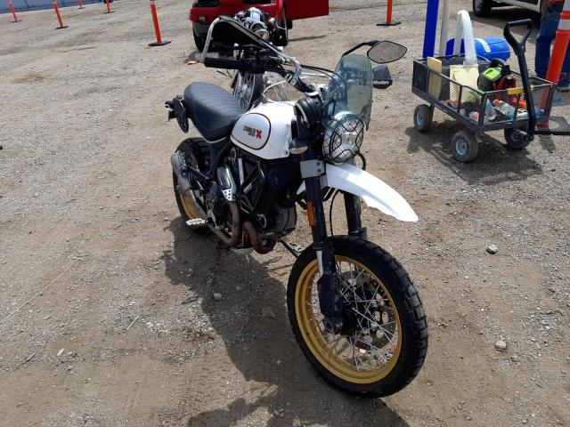 ML0KAFBM9JT000720 - 2018 DUCATI SCRAMBLER WHITE photo 1