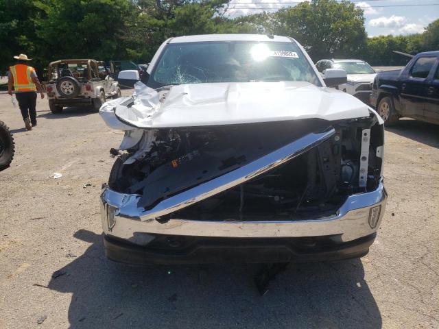 2GCVKREC9J1102555 - 2018 CHEVROLET SILVRDO LS WHITE photo 9