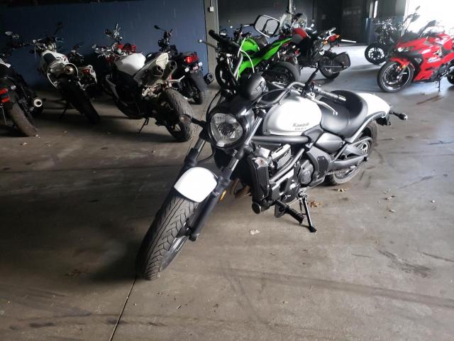 JKAENEC11JDA01481 - 2018 KAWASAKI EN650 C WHITE photo 2