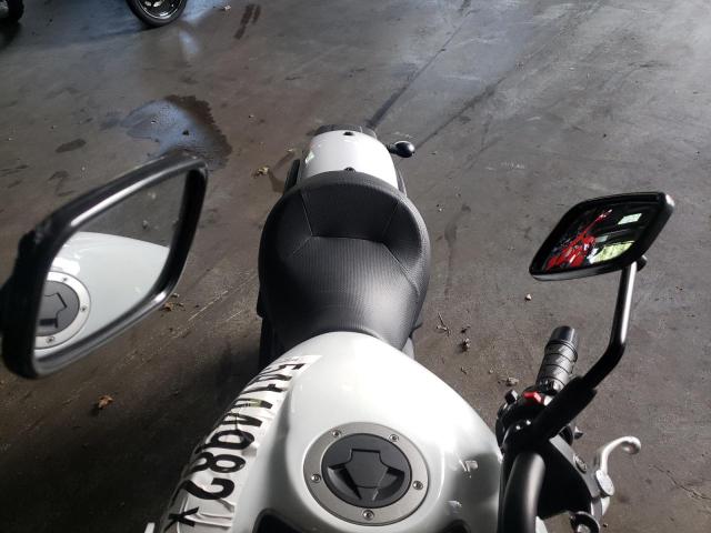 JKAENEC11JDA01481 - 2018 KAWASAKI EN650 C WHITE photo 5