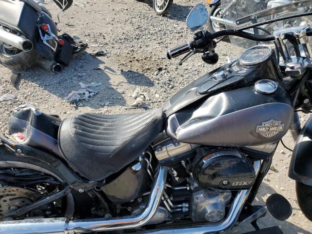 1HD1JRV19HB045170 - 2017 HARLEY-DAVIDSON FLS SOFTAI 灰色 照片 5