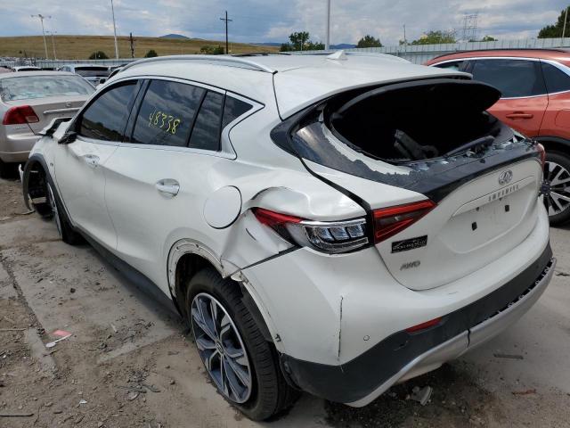 SJKCH5CR1JA044031 - 2018 INFINITI QX30 BASE WHITE photo 3