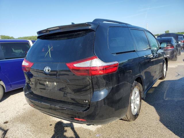 5TDKZ3DC2KS020724 - 2019 TOYOTA SIENNA LE  photo 4