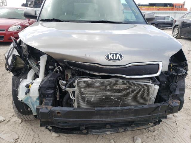 KNDJN2A22G7402248 - 2016 KIA SOUL GRAY photo 9