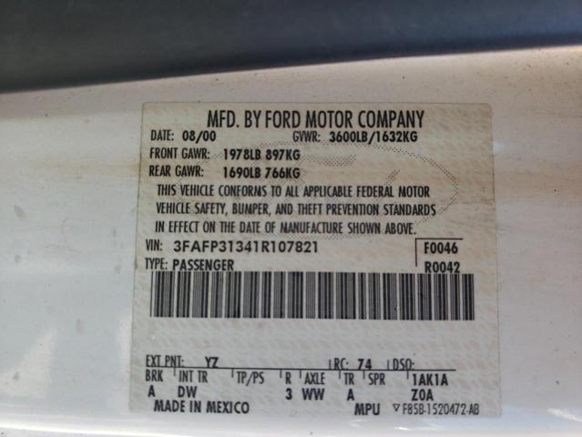 3FAFP31341R107821 - 2001 FORD FOCUS ZX3 WHITE photo 10