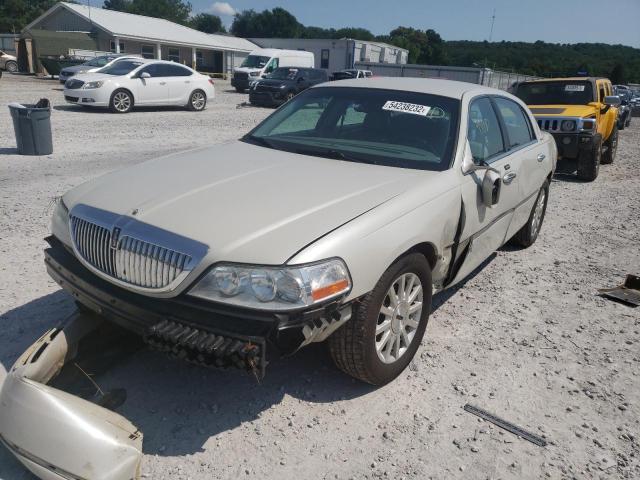 1LNHM81VX7Y617428 - 2007 LINCOLN TOWN CAR S GOLD photo 2