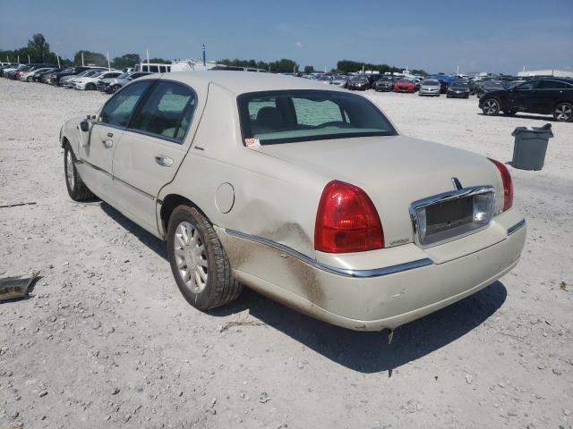 1LNHM81VX7Y617428 - 2007 LINCOLN TOWN CAR S GOLD photo 3