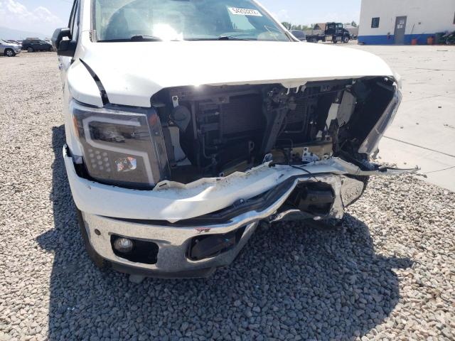 1N6AA1E52HN550985 - 2017 NISSAN TITAN SV WHITE photo 9