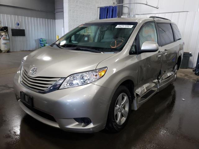 5TDKK3DC6FS531511 - 2015 TOYOTA SIENNA LE GOLD photo 2