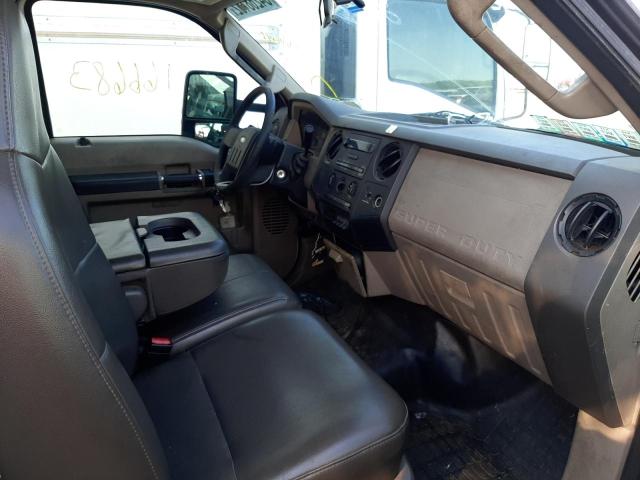 1FDAF56Y79EA09996 - 2009 FORD F550 SUPER WHITE photo 5