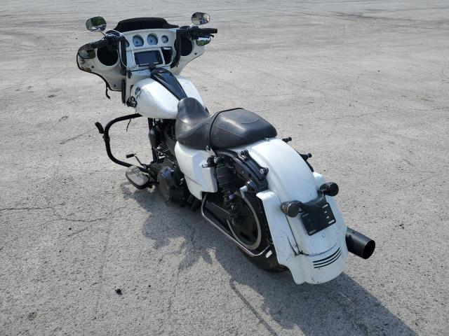 1HD1KRM12FB654127 - 2015 HARLEY-DAVIDSON FLHXS STRE WHITE photo 3