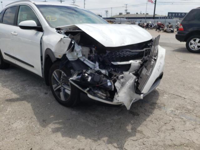 KNDCB3LC6N5524178 - 2022 KIA NIRO LX WHITE photo 9