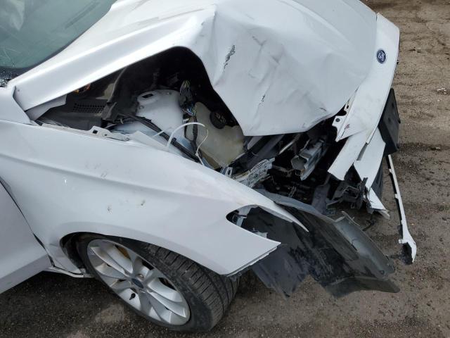 3FA6P0HD9KR190063 - 2019 FORD FUSION SE WHITE photo 9