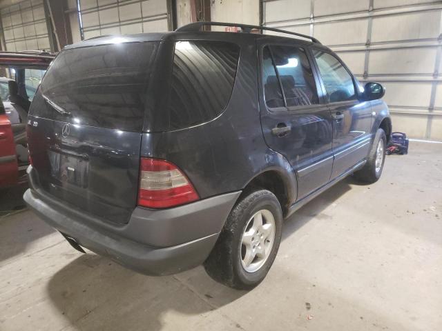 4JGAB54E7XA136417 - 1999 MERCEDES-BENZ ML 320 BLUE photo 4