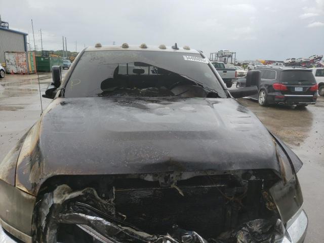 3C6UR5DL2GG141240 - 2016 RAM 2500 SLT 白色 照片 9