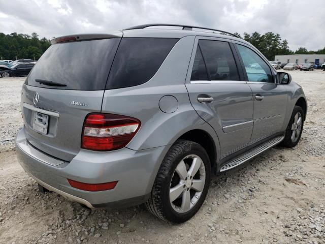 4JGBB8GB3AA565875 - 2010 MERCEDES-BENZ ML 350 4MA SILVER photo 4