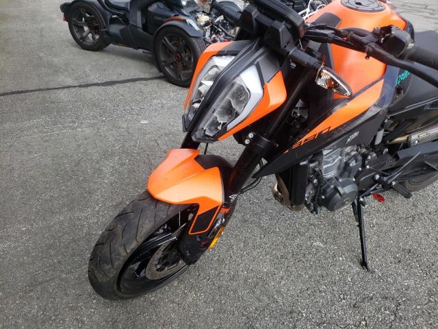 VBKTU9406NM833901 - 2022 KTM 890 DUKE R ORANGE photo 9