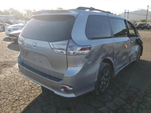 5TDEZ3DC7KS216669 - 2019 TOYOTA SIENNA SE SILVER photo 4