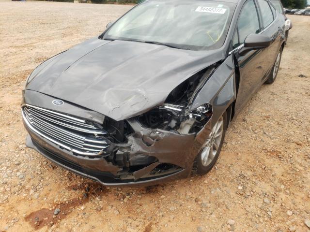 3FA6P0HD4HR346485 - 2017 FORD FUSION SE GRAY photo 9