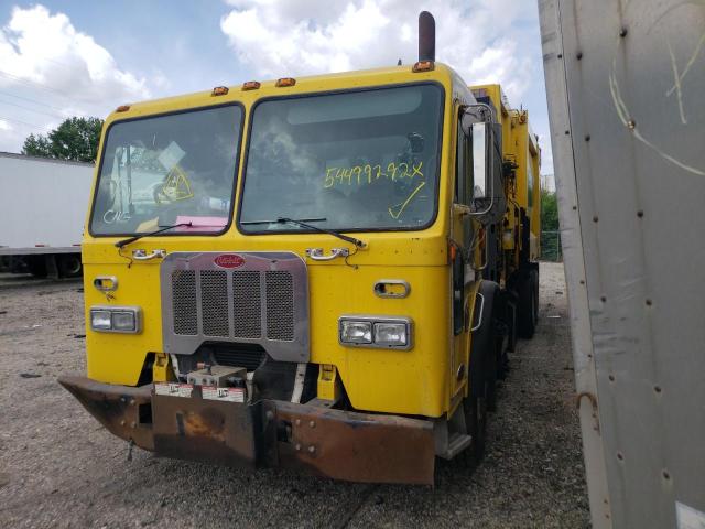 3BPZL20XXDF201774 - 2013 PETERBILT 320 YELLOW photo 2