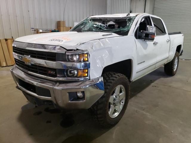 1GC1KWE86FF630868 - 2015 CHEVROLET 2500 WHITE photo 2