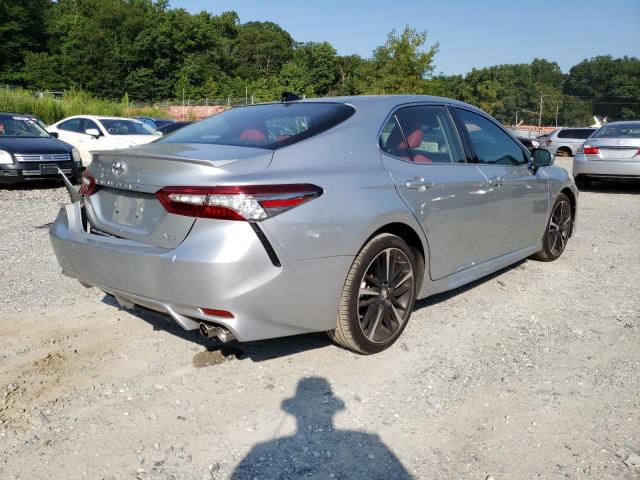 4T1BZ1HK8JU009643 - 2018 TOYOTA CAMRY XSE SILVER photo 4