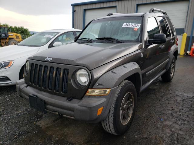1J4GL38K95W724815 - 2005 JEEP LIBERTY RE GREEN photo 2