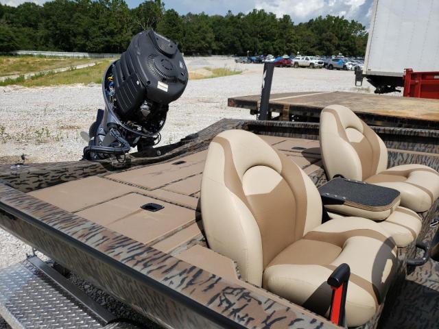 JBC06230C222 - 2022 XPRE BOAT TWO TONE photo 6