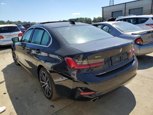 3MW5R7J56K8B02584 - 2019 BMW 330XI BLACK photo 3