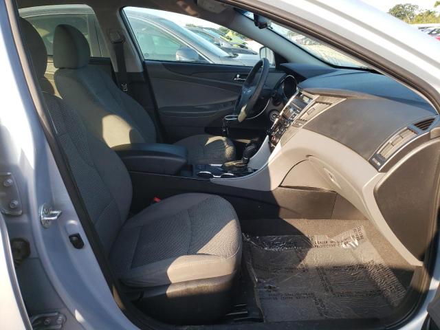 5NPEB4AC2DH515896 - 2013 HYUNDAI SONATA GLS SILVER photo 5