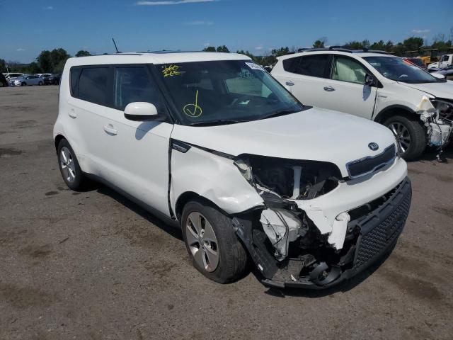 KNDJN2A27G7287243 - 2016 KIA SOUL WHITE photo 1